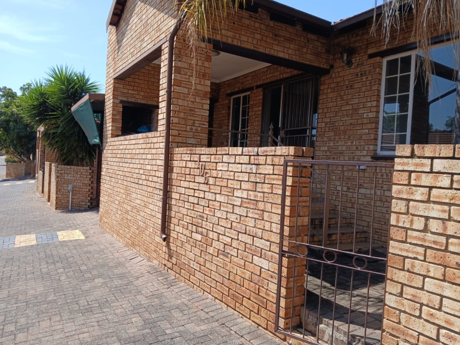 3 Bedroom Property for Sale in Safari Gardens North West